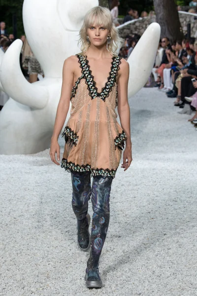 Look 50